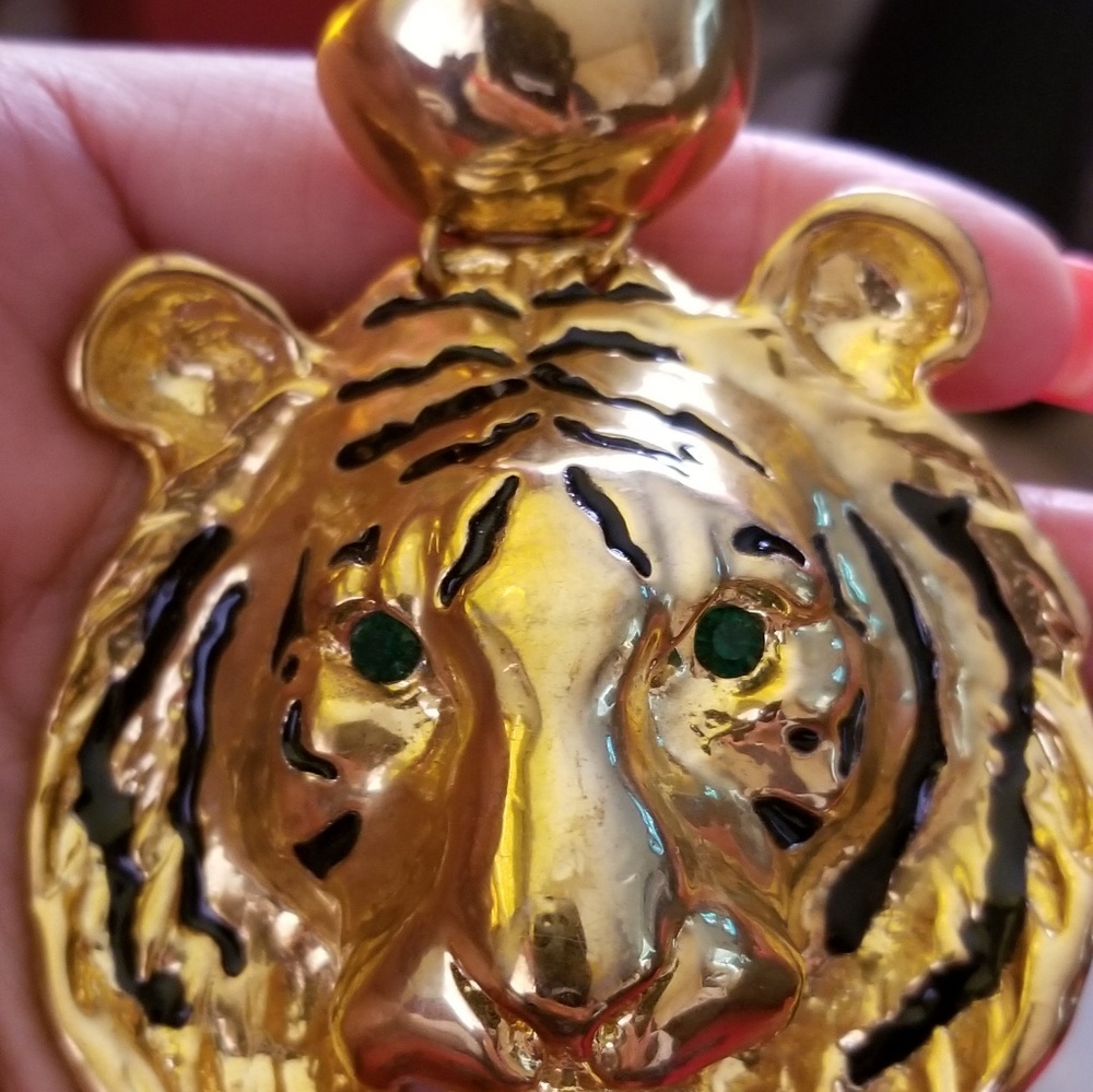 Lion Face Hanging Link